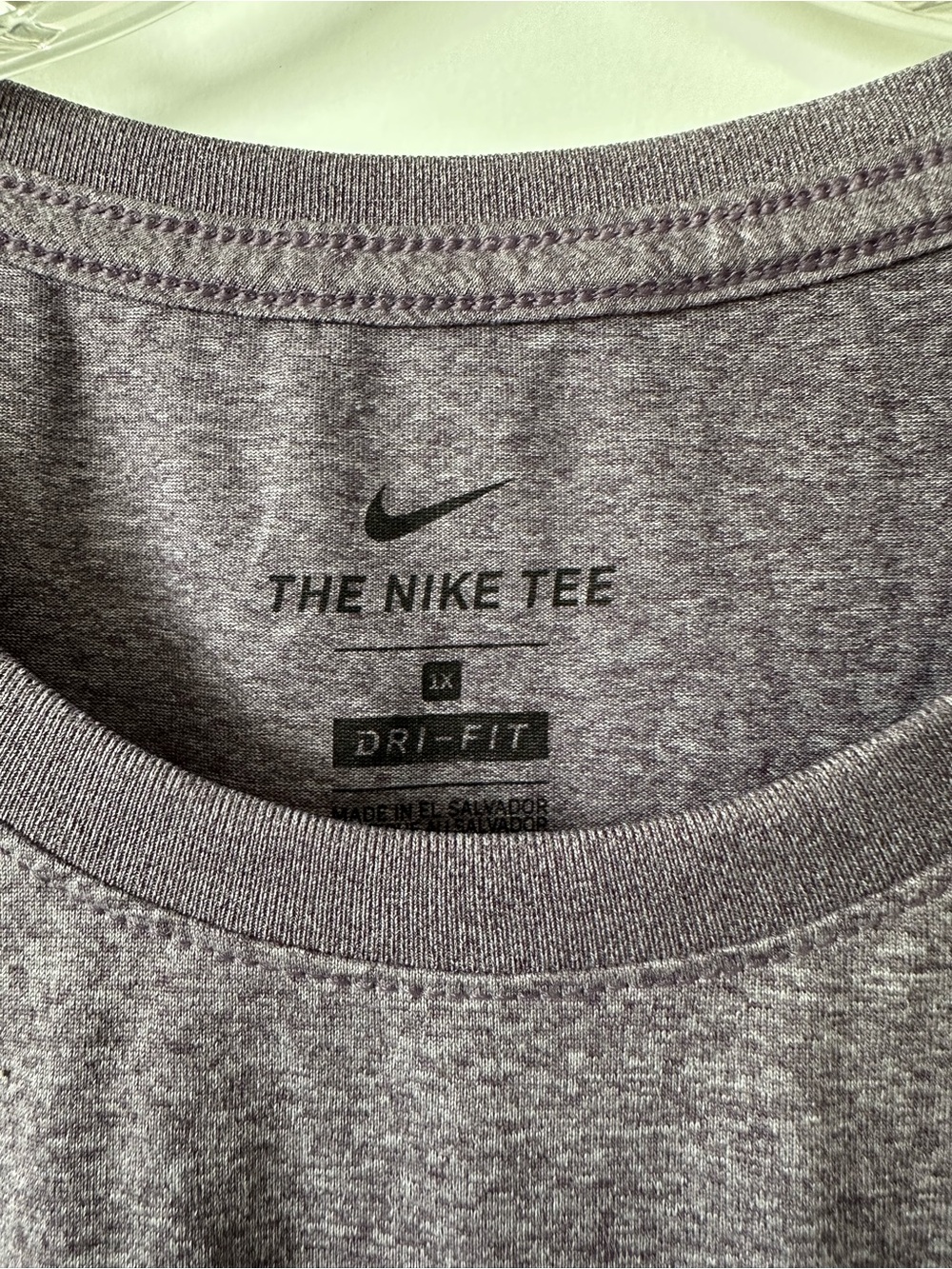 4 Nike woman’s Dri-FIT Short Sleeve Tee - Picture 3 of 16